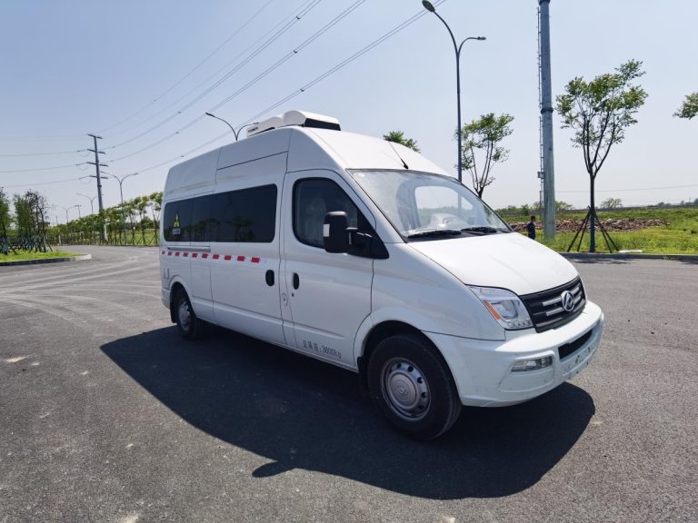 Datong 6-meter DR medical vehicle