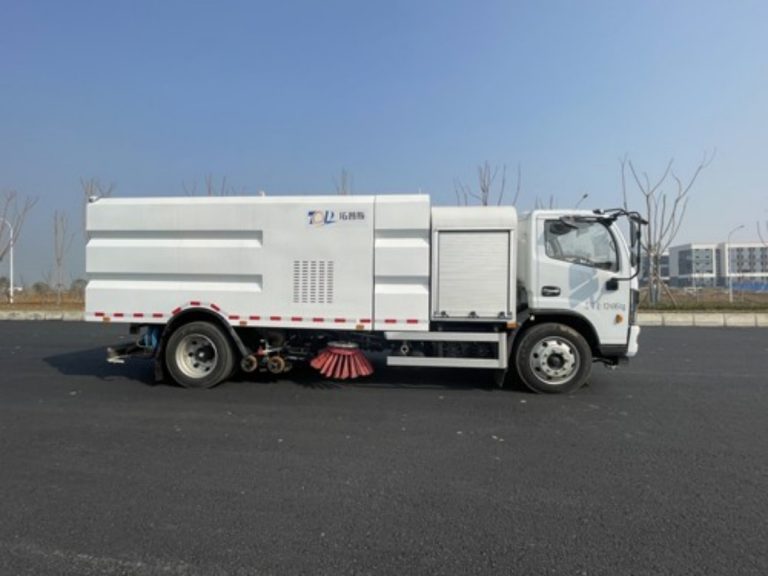 12.5-ton new energy road sweeper
